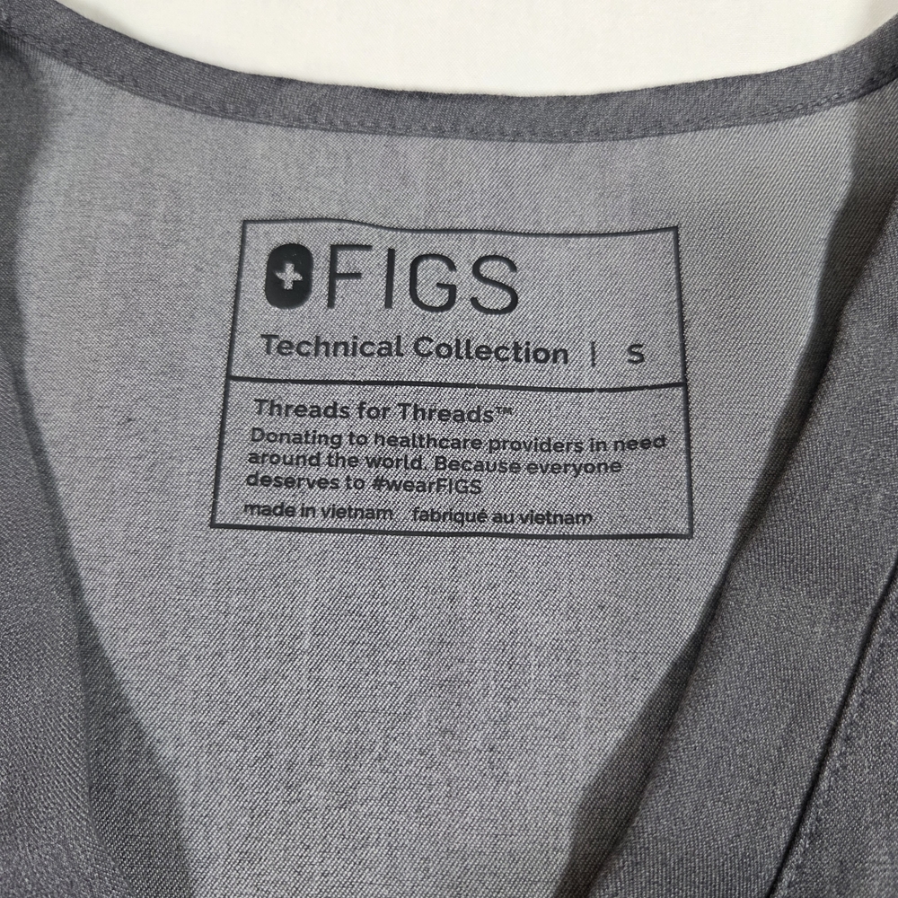 Figs Scrubs Top Gray V-Neck Top Short Sleeve Nurse Top Charcoal - Picture 2 of 9